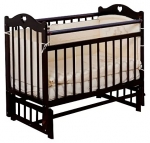 Детская кроватка Farfello Incanto Sofi с сердечком (поперечный маятник) — темный